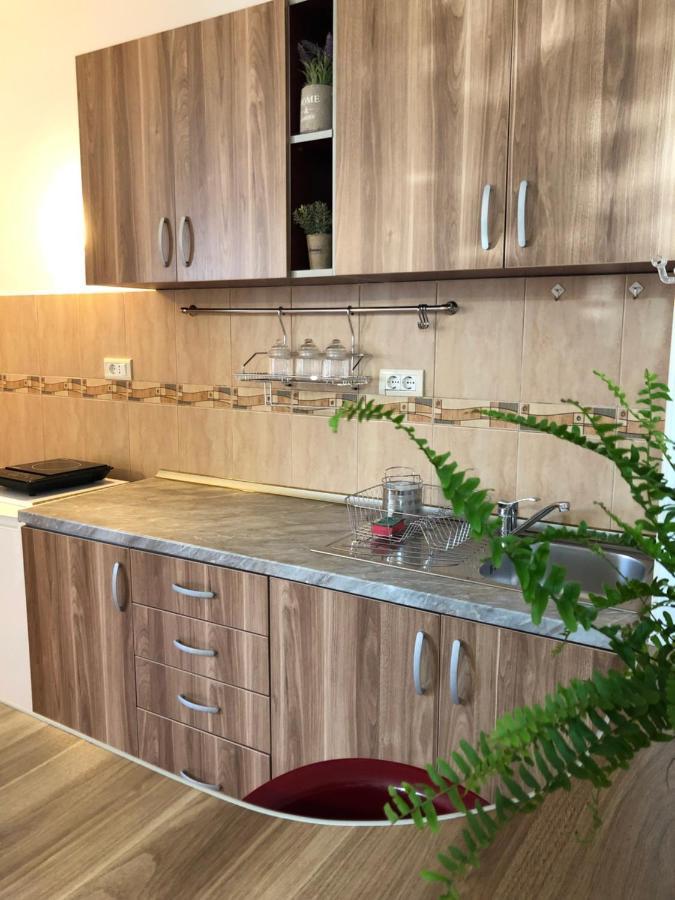 Flora Apartment - Near The Sea Шушань Екстер'єр фото